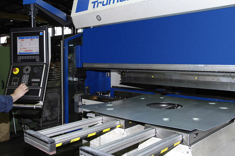 Plegado de chapa CNC